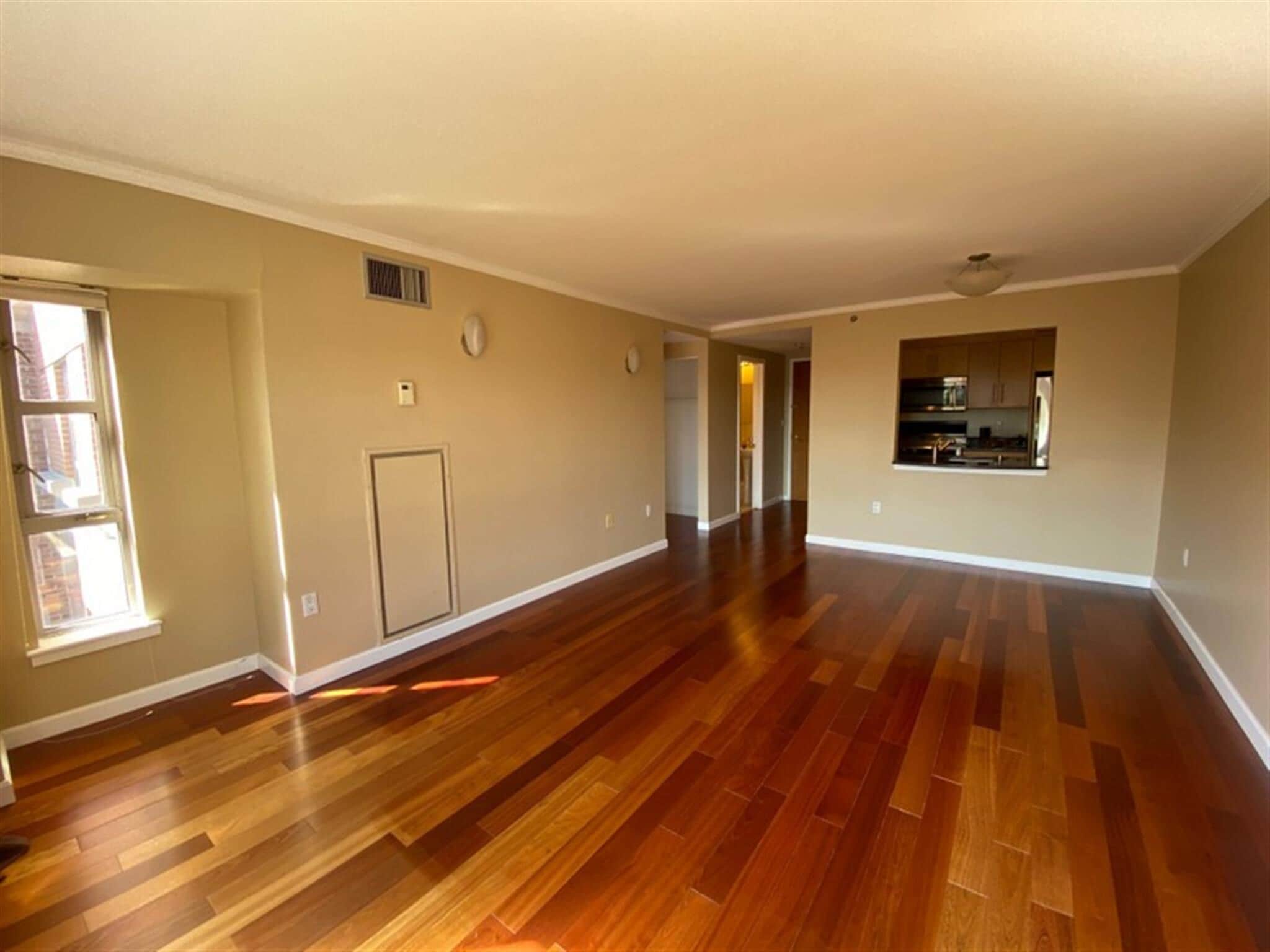 Building Photo - 931 Massachusetts Ave