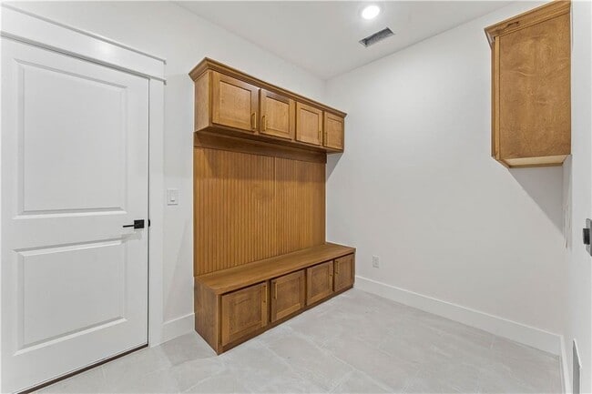 Building Photo - 49 Melbourn Dr