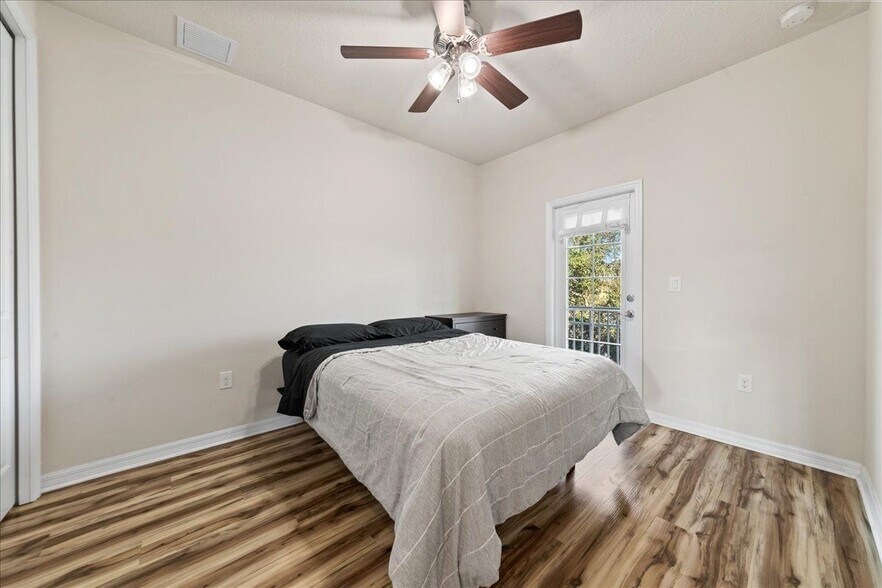 Building Photo - 4938 Sprint Cir