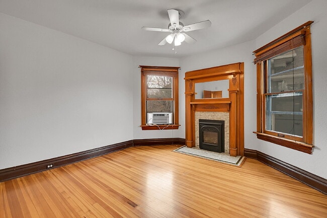 Building Photo - $1,475, 1 bed, 1 bath located in Denver