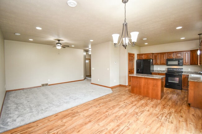 Building Photo - 8413 W 53rd St