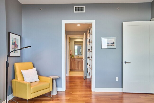 Building Photo - Effortless Downtown Living in the Heart of...