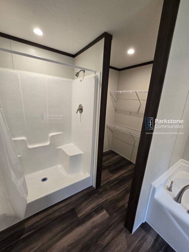 Building Photo - 2420 Emery Hills Dr