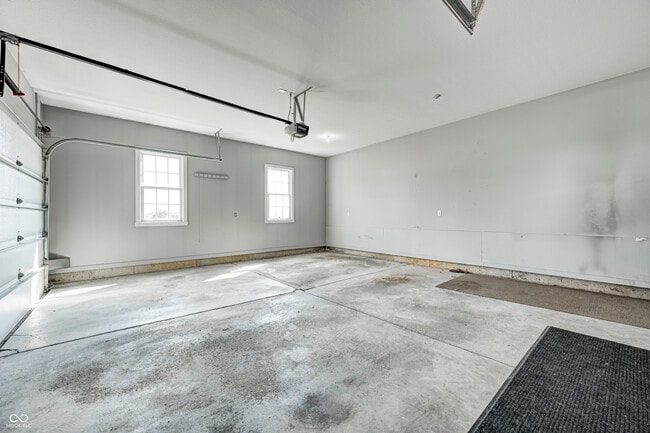 Building Photo - 2009 W 250 N