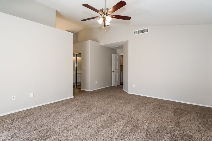 Building Photo - 5213 Sequin Dr