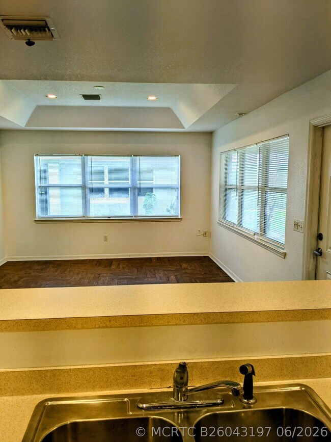 Building Photo - 1804 Blue Heron Ln