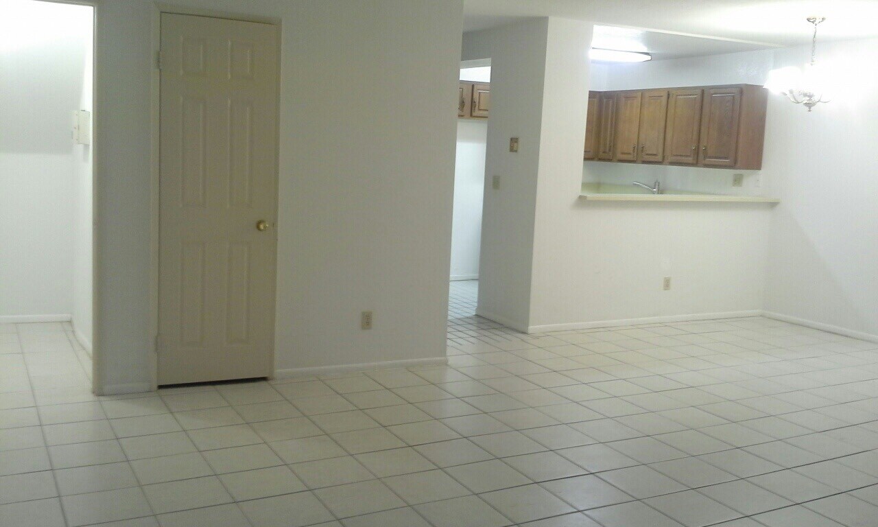 Building Photo - 132 S Adams St