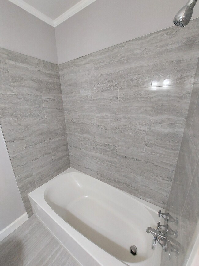 Building Photo - 1713 Lacy St