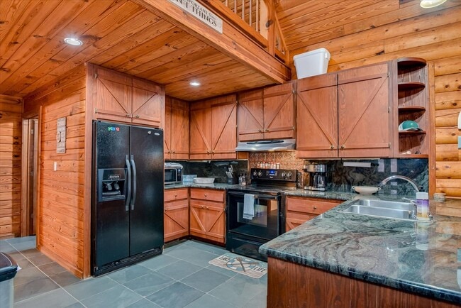 Building Photo - 1700 Buckhead Dr