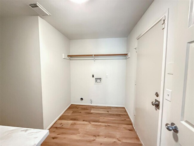 Building Photo - 150 Rushwing Pl