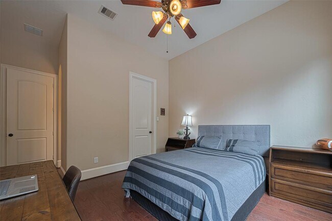 Building Photo - 3 Ivy Castle Ct