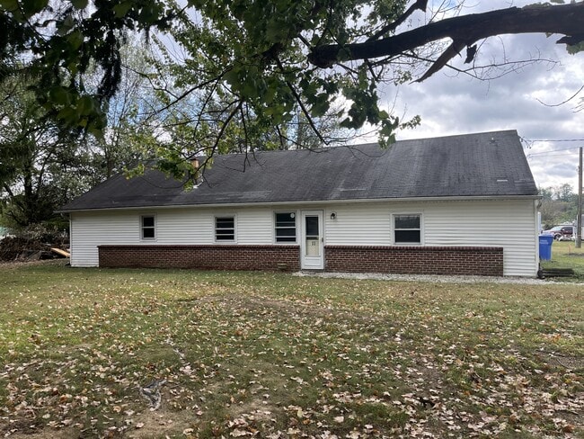 Primary Photo - 11 Pine Hill Ave