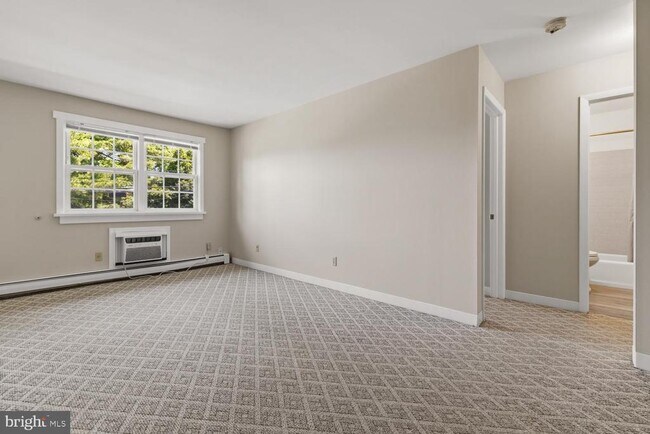 Building Photo - 429 Edgemont Ave