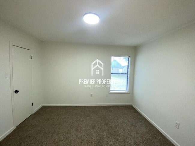 Building Photo - 5818 Port Haven Dr