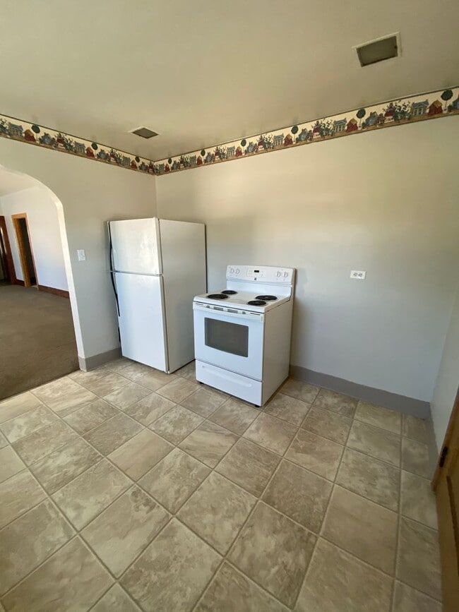 Building Photo - 3 Bed 1 Bath House