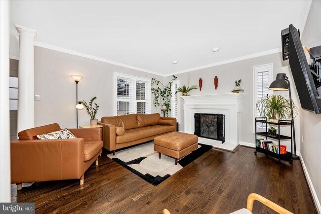 Building Photo - 2465 Bear Den Rd