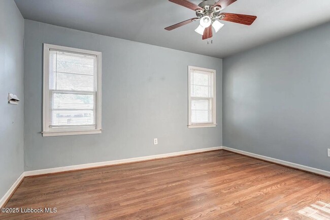 Building Photo - 2609 33rd St