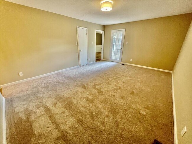 Building Photo - 13004 Astalot Dr SE