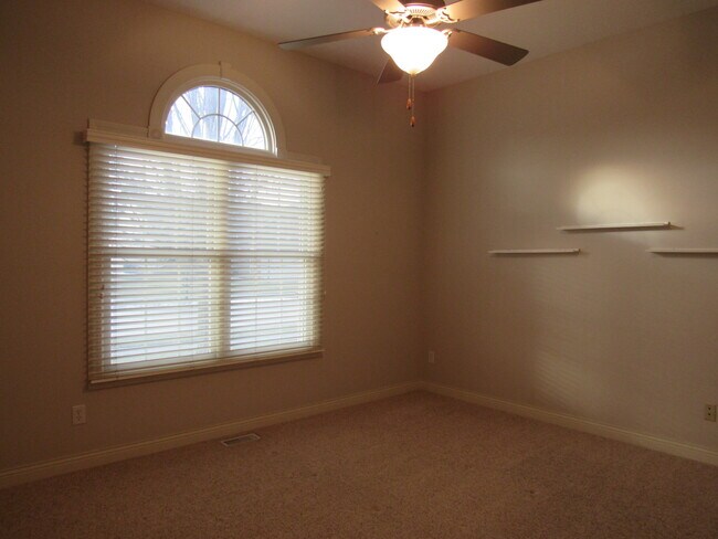 Building Photo - 3164 Meridith Way
