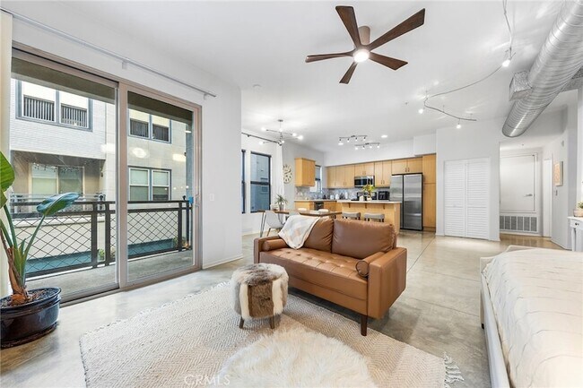 Building Photo - 210 N Spurgeon St