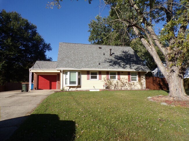 Primary Photo - Well maintained cute house with huge fence...