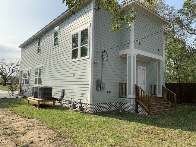 Building Photo - 2509 S Grand Blvd