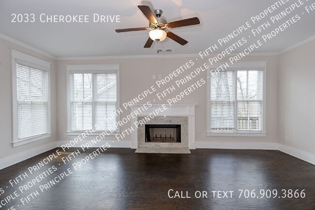 Building Photo - 2033 Cherokee Dr