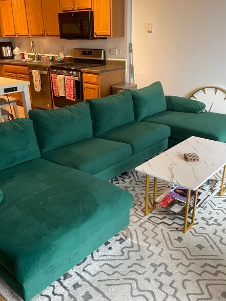 Building Photo - 1000 E 53rd St