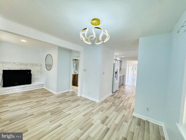 Building Photo - 3614 Lakeside Dr