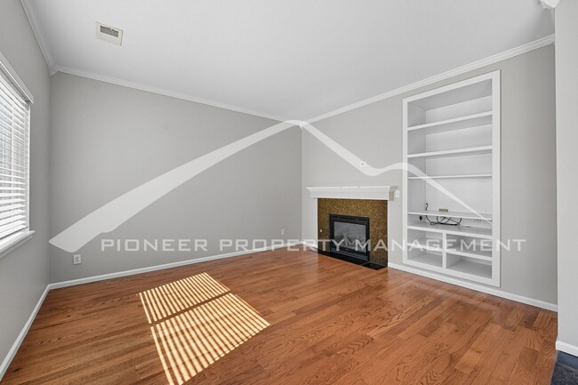 Building Photo - Spacious Home with Central AC and Washer/D...