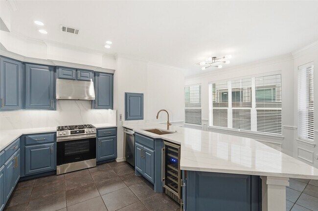 Building Photo - 1528 Birdsall St