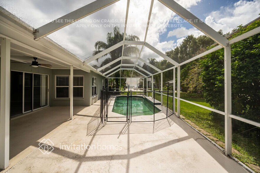 Building Photo - 4300 Ridgemoor Dr N