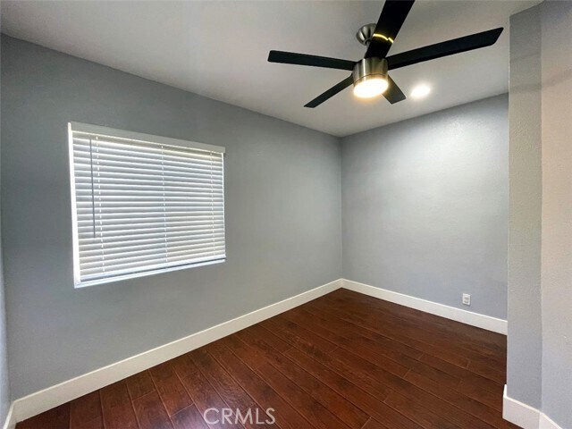 Building Photo - 1341 W School St