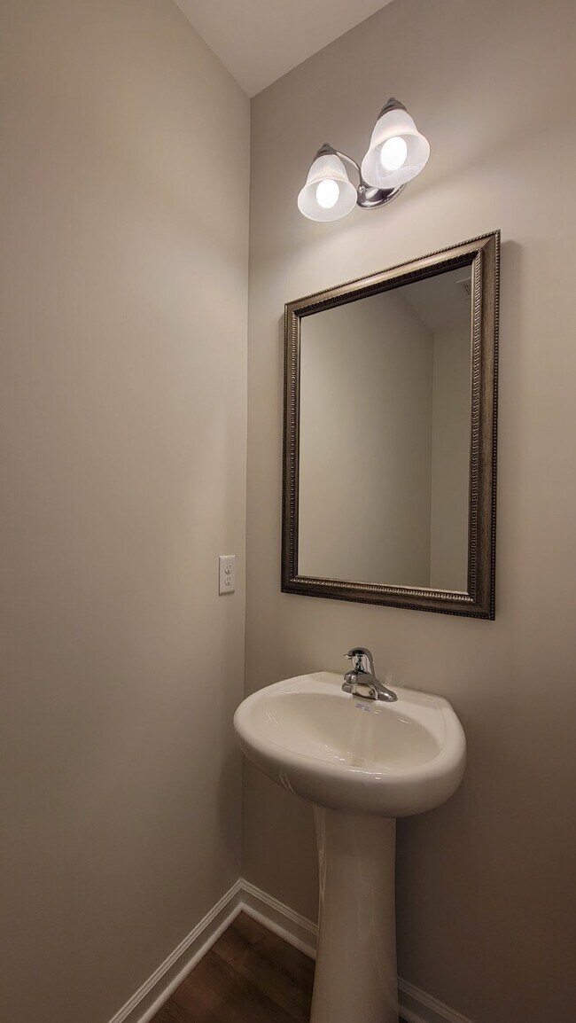 Building Photo - Your Ideal Home Awaits in Simpsonville