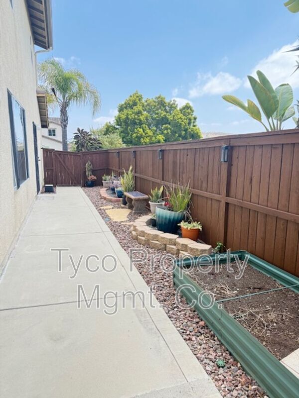 Building Photo - 1504 Welch Pl