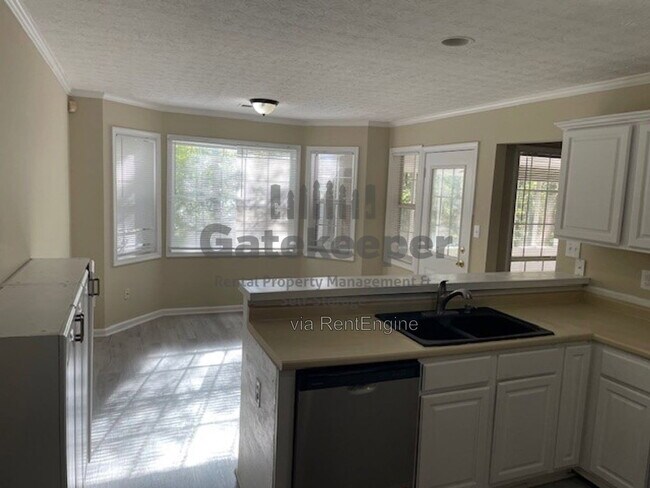 Building Photo - 385 Burch Rd