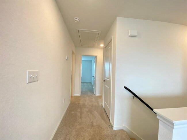 Building Photo - 209 Saide St
