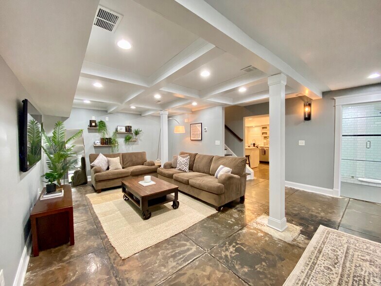 Building Photo - 854 Moreland Ave SE