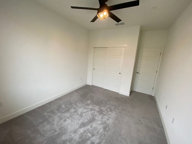 Building Photo - Gorgeous 3 bedroom 2.5 bath home in Northlake community