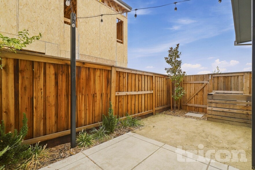 Building Photo - 8237 Perla Wy