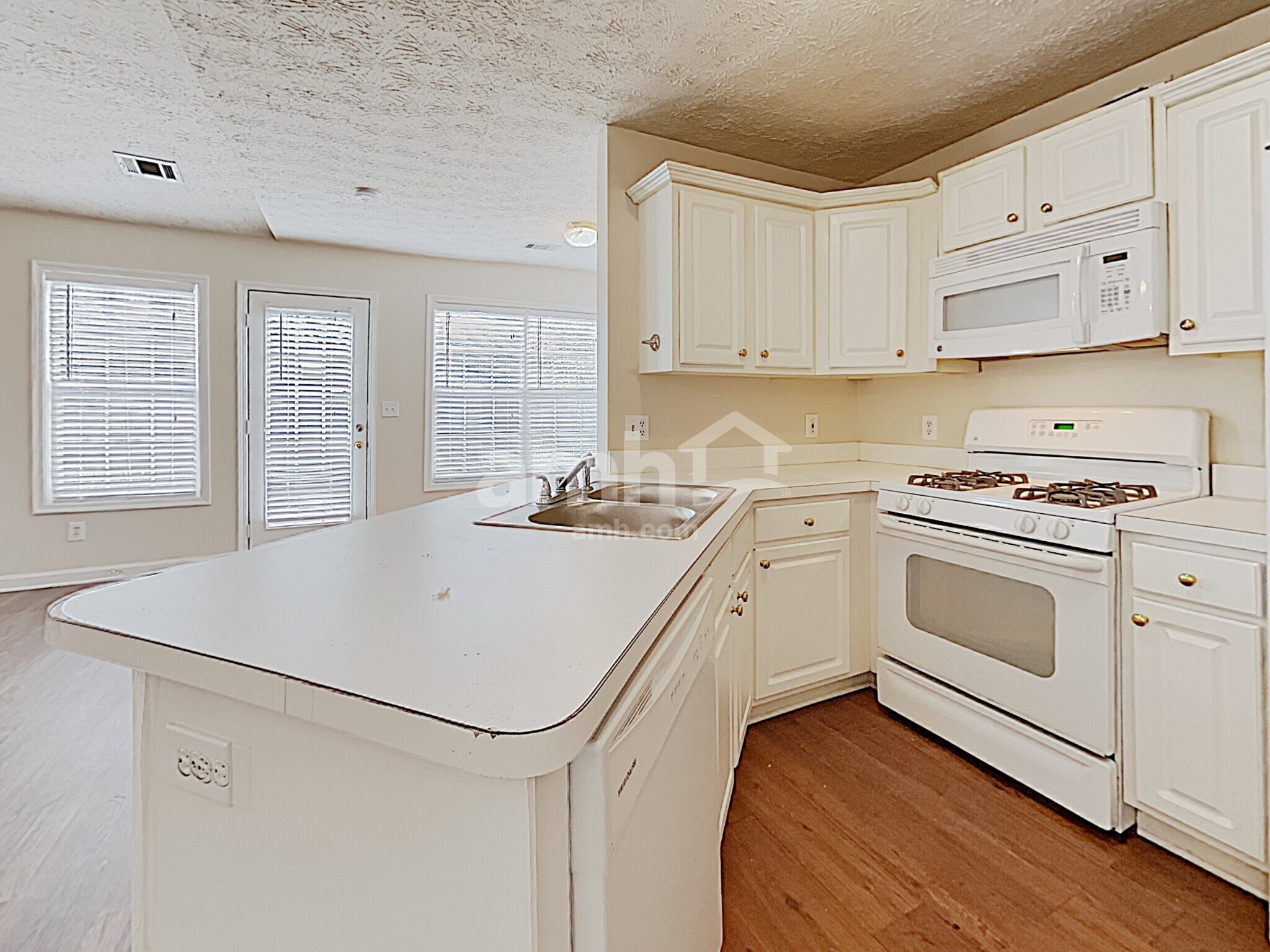 Building Photo - 740 Chatham Park Dr