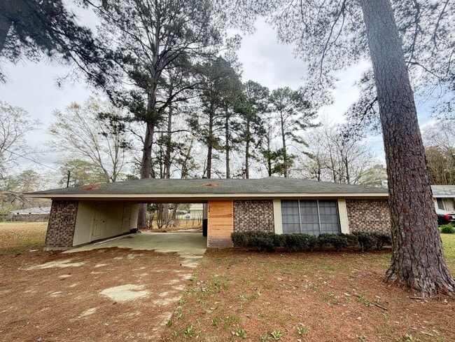 Building Photo - 3 Bed, 2 Bath Home in Ruston!