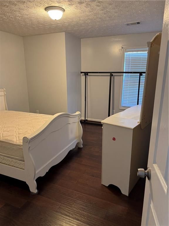 Building Photo - 1303 River Club Dr NE