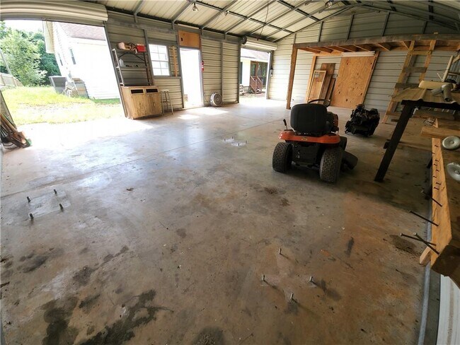 Building Photo - 5143 Ponderosa Farm Rd