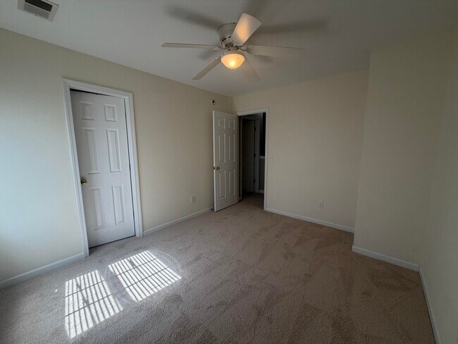 Building Photo - 575 Batty Way