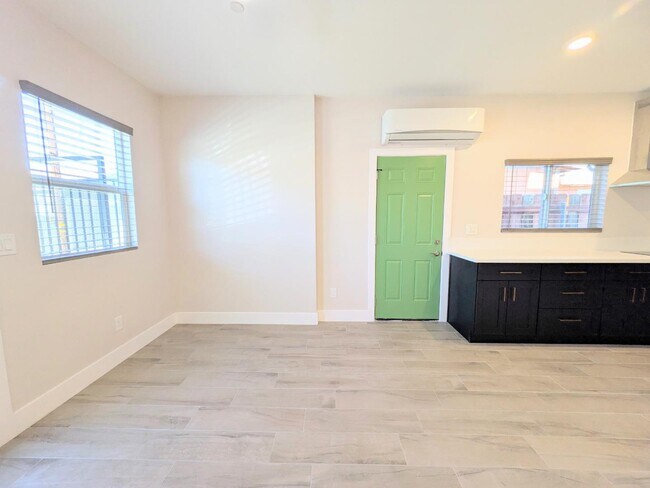 Building Photo - 3570-3574 45th St - 3574 #2