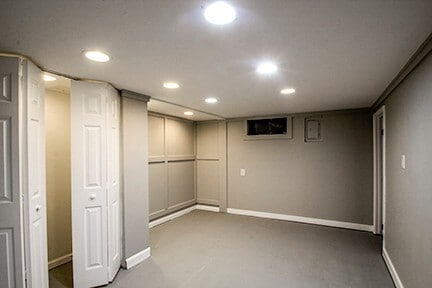 Building Photo - Completely Renovated 3 Bedroom 2 Bathroom ...