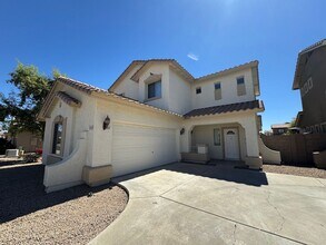 Building Photo - * $400 off move-in! Call today!!* Spacious 3 Bed Home with Office in Glendale - 2 Car Garage - Fr...