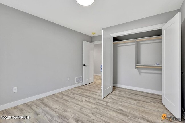 Building Photo - 623 Rita Cir