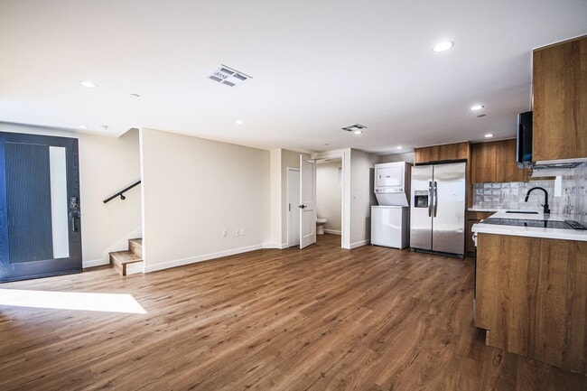 Building Photo - Brand New Townhomes in Echo Park